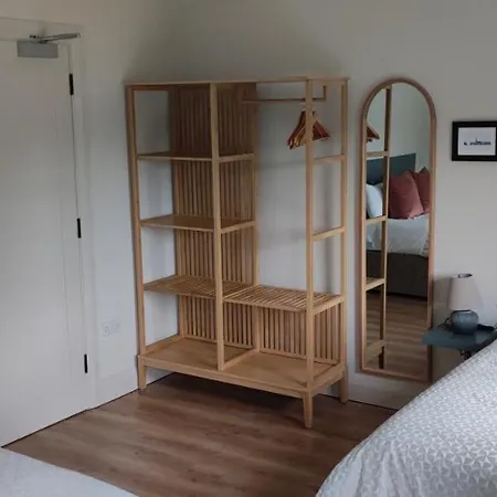 Cedar * Woodford (Kerry)