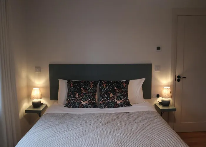 Cedar * Woodford (Kerry)